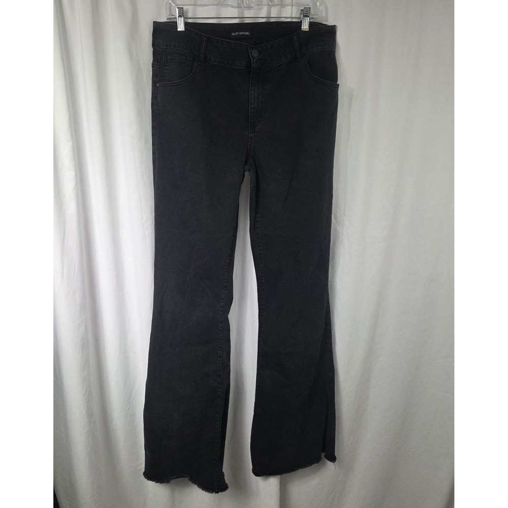 Alloy Apparel Womens Size 20 X 37 Mid Rise Straight Flare Slit Jeans Black